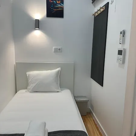 Quarto em Acomodações Particulares Pensamento 12b Lisboa