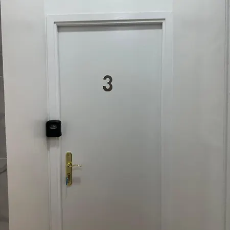 Quarto em Acomodações Particulares Pensamento 12b Lisboa